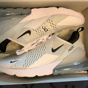 Size 12 Nike AIRMAZ 270